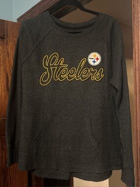 NFL Pittsburgh Steelers Dark Gray Waffle-Knit Crewneck with Gold Script